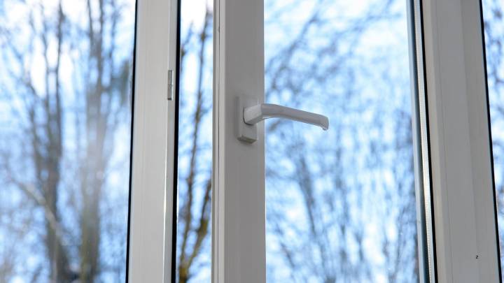 Por qué se pide a los españoles que no ventilen la casa entre las 8 y las 10 de la mañana en invierno