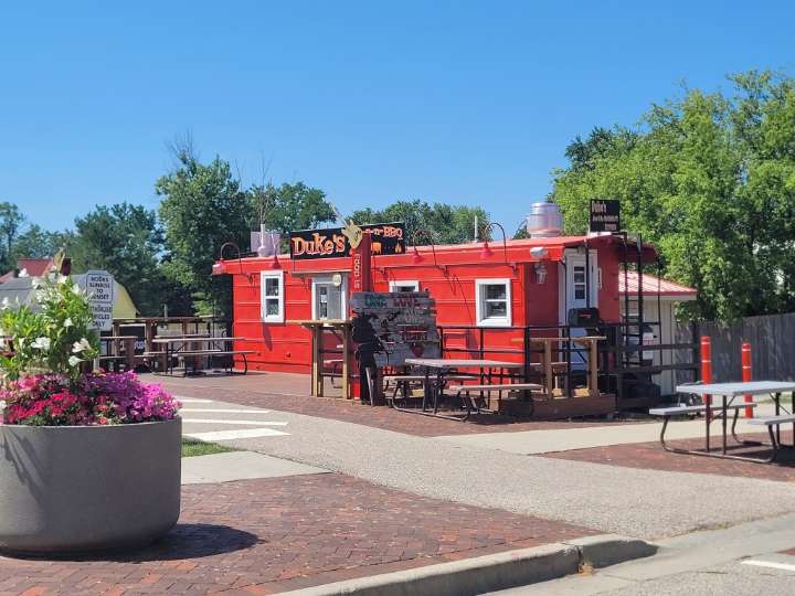 Duke's Blues N BBQ leaving red caboose for new East Dundee location