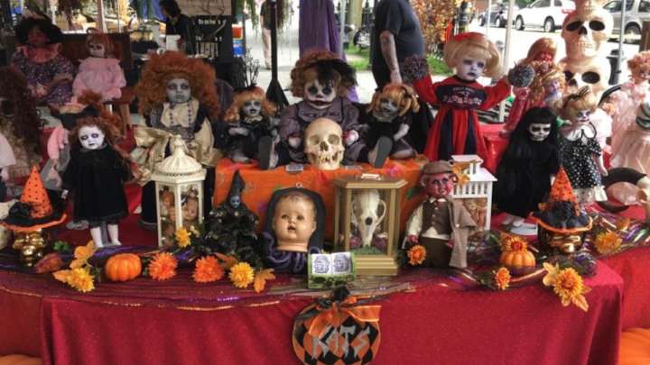 Traficaba con restos humanos provenientes de universidades y los vendía en su tienda de muñecas