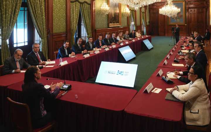 Sheinbaum crea consejo para promoción de inversiones