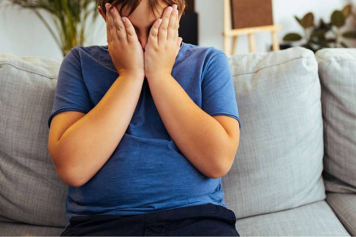 Teen Laughs When Brother Gets 'Karma' After Constantly Calling Her ‘Fat’