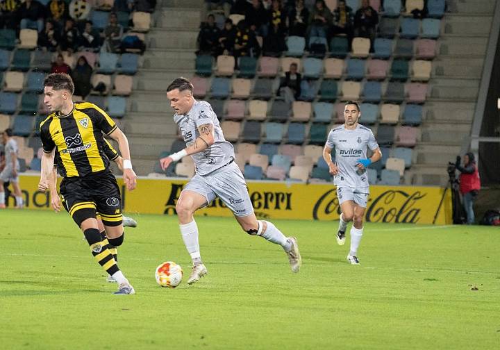 Viti, jugador destacado del Real Avilés en Barakaldo: «Hay que estar preparado para cuando se dé la oportunidad»