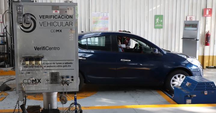Verificación vehicular CDMX diciembre 2025: qué autos deben verificar según engomado y placa