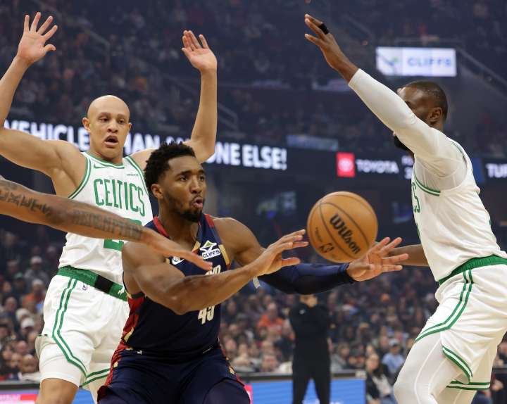 Cavs’ comeback attempt falls short against Celtics, 117-115, despite Evan Mobley’s big double
