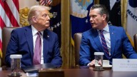 Trump defiende a Hegseth, acorralado por sospechas de crímenes de guerra en los ataques a supuestas narcolanchas