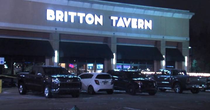 Man killed in early morning shooting at Fishers bar, suspect in custody