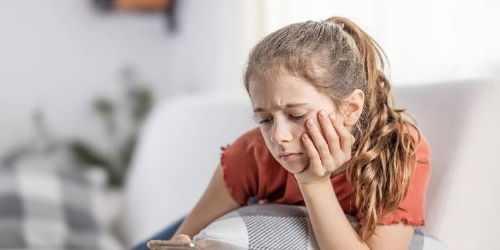 Propiedad de celulares vinculada a la depresión en la adolescencia temprana