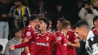 El Real Murcia se sube a la chepa del FC Cartagena en el derbi