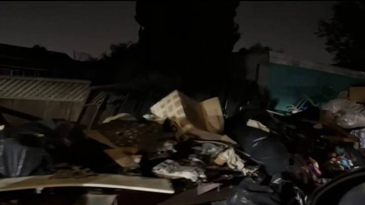 Barrio en Oakland tiene problema de acumulación de basura