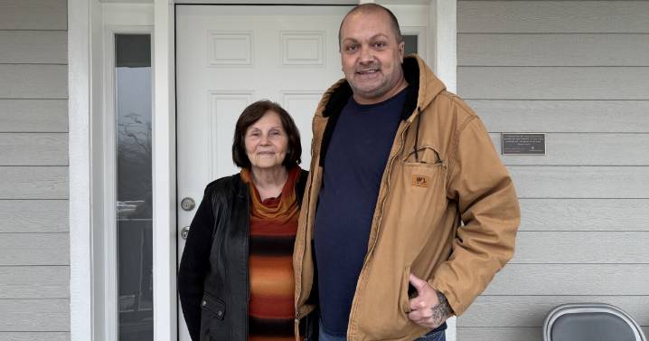 'Home for the Holidays': 2022 Eastern Kentucky flood victims receive new homes