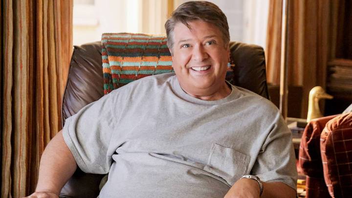 Unrecognizable George Actor Reunites With The Coopers In Georgie & Mandy’s Season 2 BTS