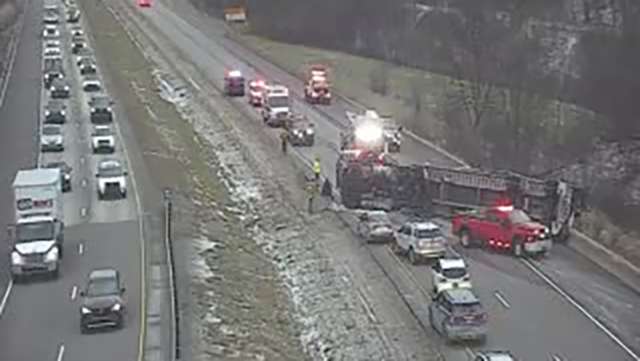 I-279 closed because of overturned truck in Allegheny County