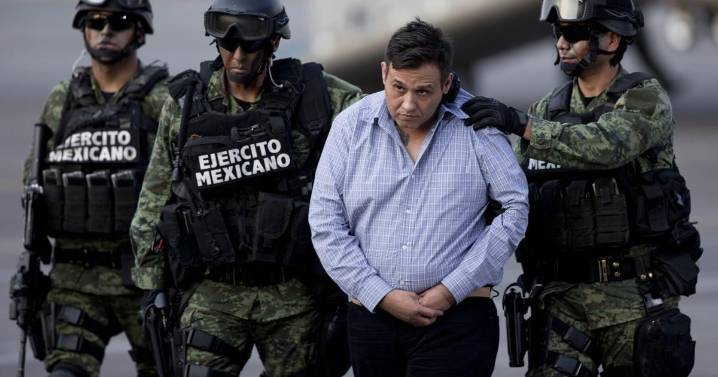 Captured Mexican drug lords choose: snitch or suffer