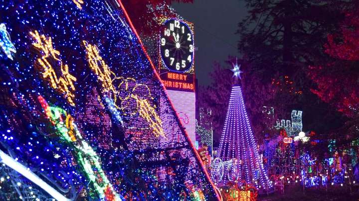 Christmas Tree Lane in Fresno Set to Open With No ‘Walk