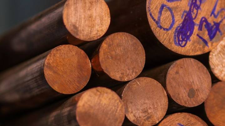 Cobre sube a un récord en Londres por señales de escasez y anticipación de aranceles en EE.UU.