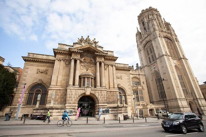 Over 600 Artefacts Stolen in High-Value Burglary at UK Museum