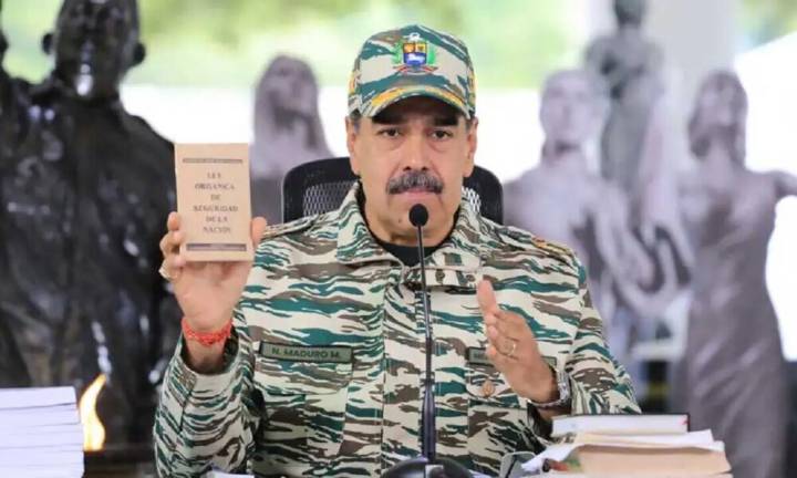 Maduro arremetió contra el Nobel a Corina Machado y movilizó a su militancia