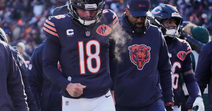 Caleb Williams throws for 2 TDs, Bears pound Browns even as Myles Garrett closes in on sacks record