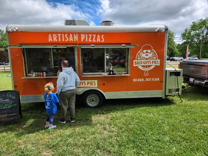 Food Truck Tracker: Here’s What Food Trucks in the Area are Doing