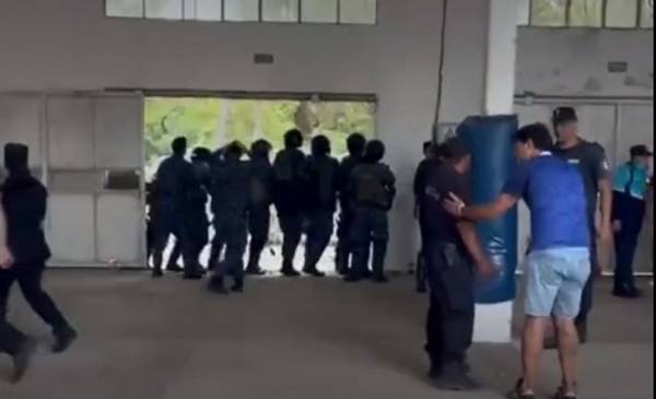 VIDEO. Balas de goma y tensión en el Bosque tras el clásico