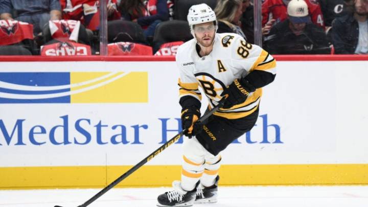 Bruins injury updates: Pastrnak still sidelined, Arvidsson to return