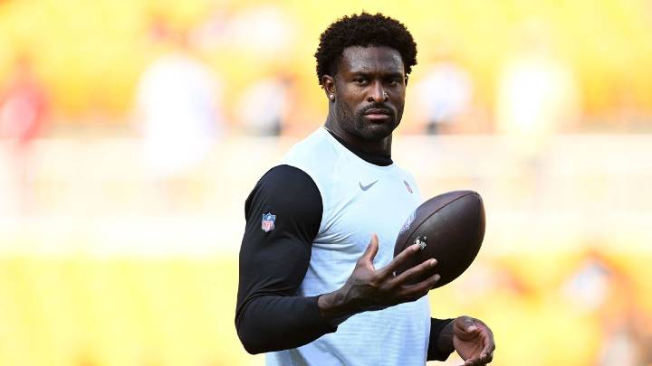 Steelers' Metcalf spends night in Baltimore after having stomach pain