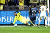 LAFC keeps goalkeeper Hugo Lloris with 1