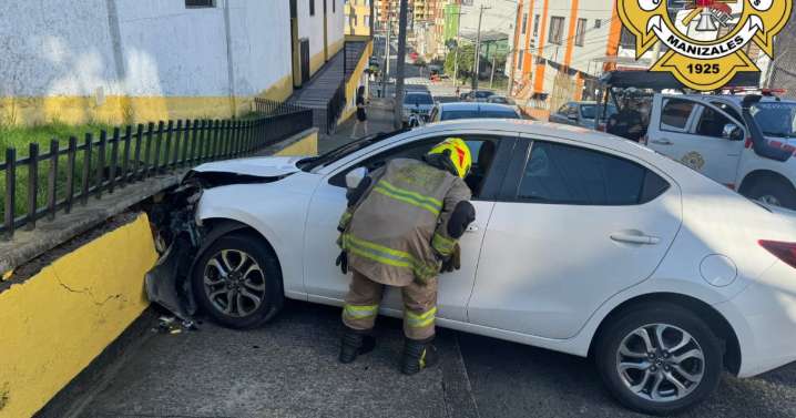 Terminó contra un muro al lado de un colegio en Manizales