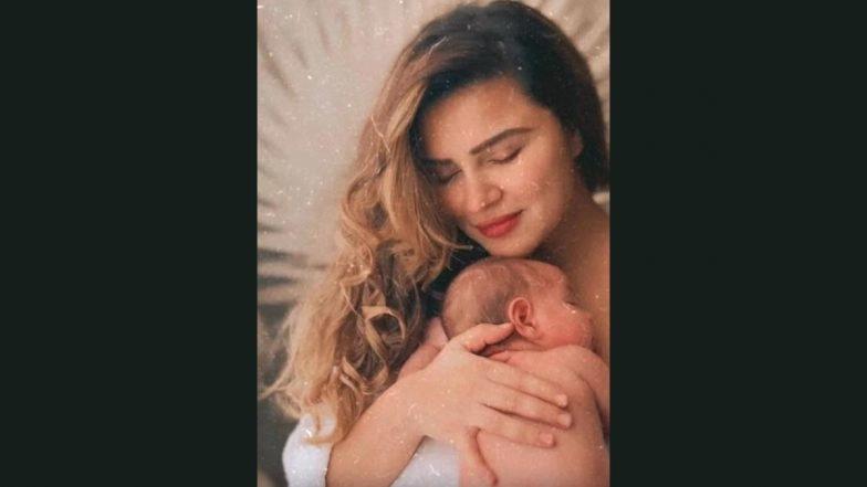 TV ‘Naagin’ Fame Aashka Goradia and Husband Brent Goble Announce Second Pregnancy on 8th Wedding Anniversary; Couple Reveals Baby Due With Adorable Beach Video (View Post)