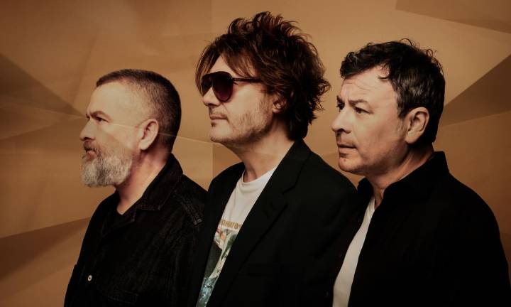 Robert Smith's Teenage Cancer Trust line-up revealed: Elbow, Manics, Wolf Alice to play Royal Albert Hall