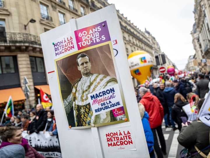 Francia: Macron quiere una "etiqueta de confianza" para la prensa y desata críticas de censura