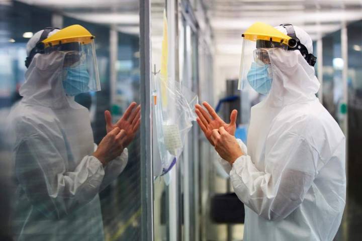 Los españoles sitúan las pandemias como el tercer riesgo más relevante para el futuro