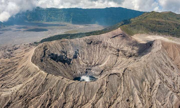 Descubren el depósito de litio más grande el mundo en un supervolcán: Está valorado en 1,5 billones de dólares y alimentaría baterías por décadas