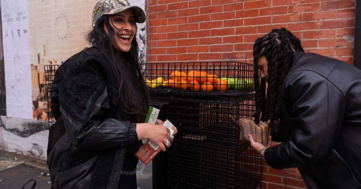 Americans gave $4B on GivingTuesday 2025 as donations and volunteering gain big over last year