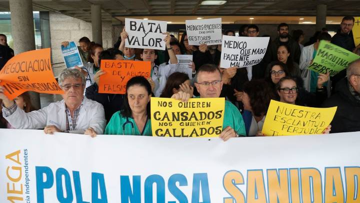 La Xunta cifra la huelga de médicos en un 18 % y los convocantes la elevan al 80 %