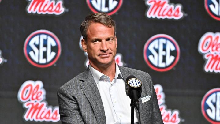 Ole Miss Fans Boo Lane Kiffin After He Decides to Leave Team to Coach LSU