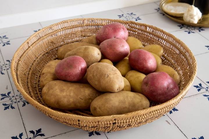 How to store potatoes and other fresh produce