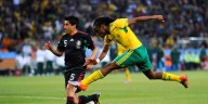 Qué fue de Tshabalala: el sudafricano que le anotó gol a México en el Mundial de 2010