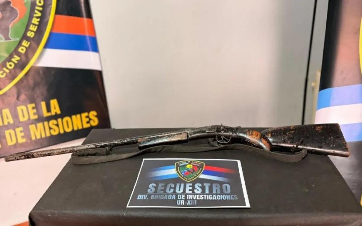 Vendía un arma ilegal por redes y la Policía lo esperó del otro lado del chat