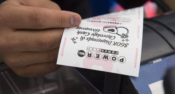 Powerball del 08/12/2025 — números ganadores y resultados del jackpot de $875 millones en EE.UU.