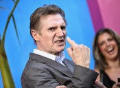 Liam Neeson reacciona a la polémica por narrar un documental antivacunas