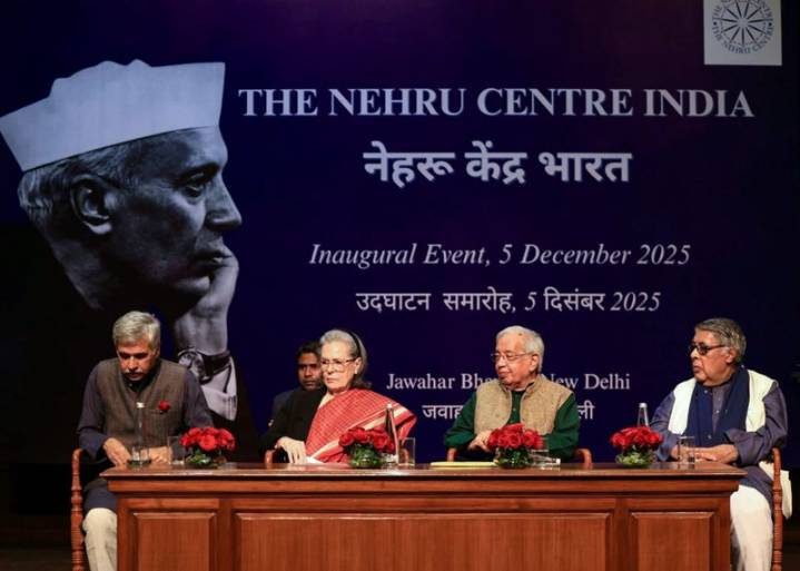 Bid to ‘erase Nehru’ will weaken nation: Sonia