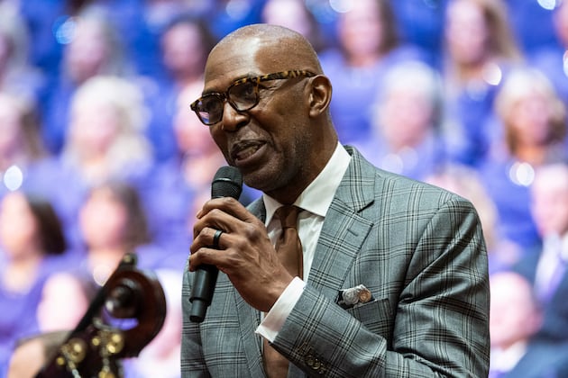 This Utah Jazz legend is bringing his award-winning vocals to a Salt Lake City Christmas concert