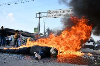 Protestas por Ayotzinapa: normalistas y familiares señalan omisiones del gobierno actual y anteriores