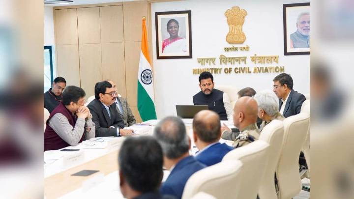 Aviation Minister Chairs Review Meeting With Airlines On Winter Fog India News