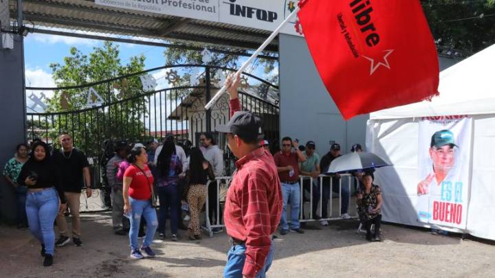 Crisis electoral en Honduras: a la espera del escrutinio especial, dos candidatos rechazan los datos y hay movilizaciones