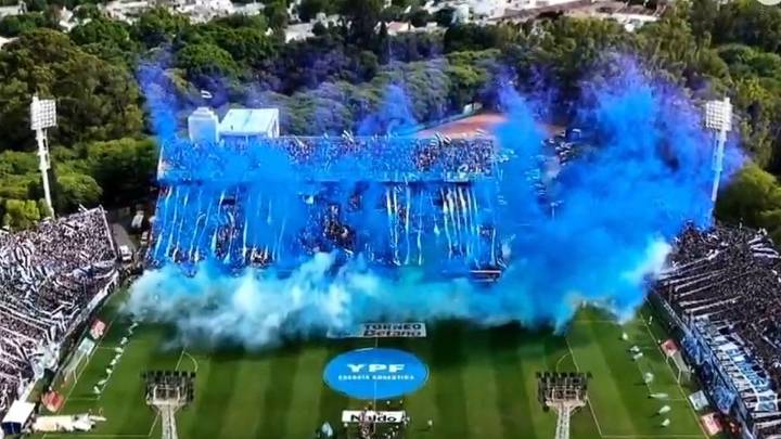 Así fue el recibimiento de la hinchada de Gimnasia para el clásico con Estudiantes