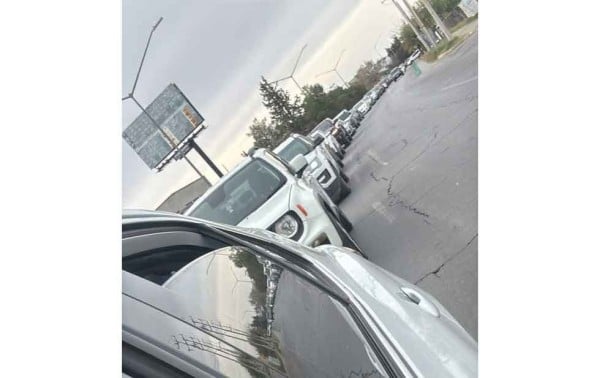 Video: Se registran largas filas en los cruces internacionales