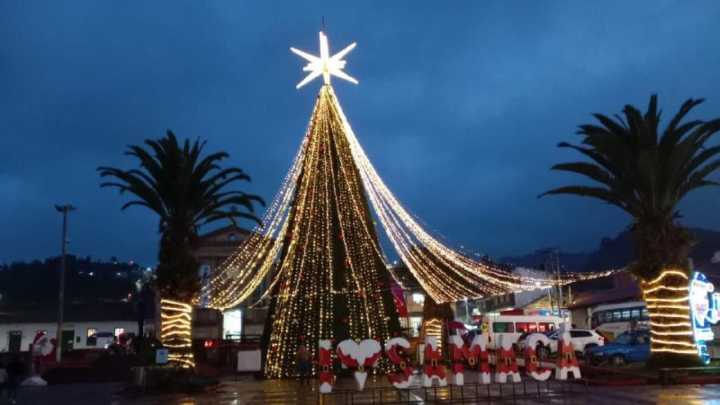 Este 7 de diciembre Samacá enciende la Navidad con luces LED y el Papá Noel más alto