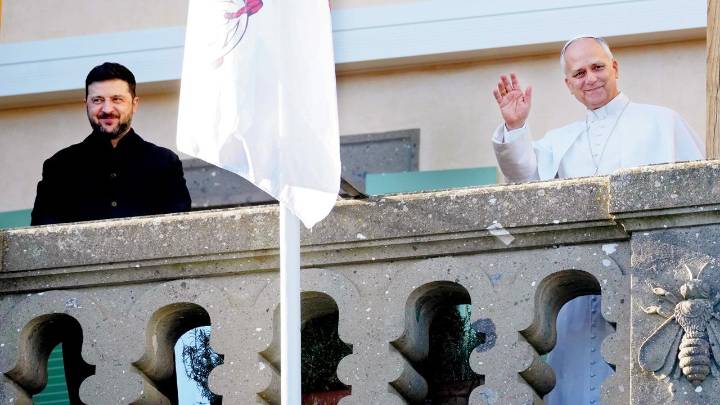 Zelenskyy refuses to cede land as he rallies support